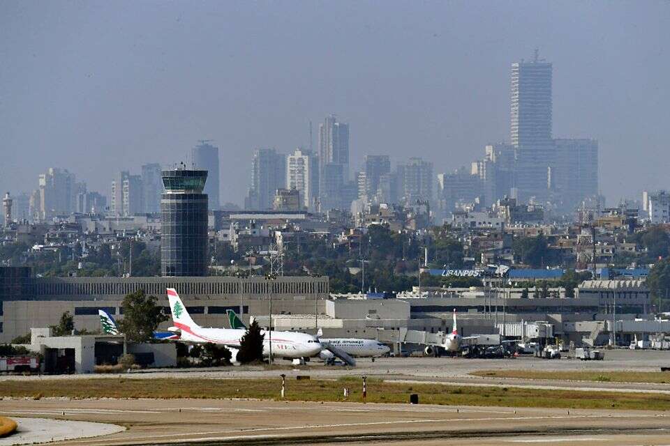ההכחשה והפדיחה: העיתונאים ביקשו לראות את מסוף המטענים בשדה התעופה בביירות – והסיור הופסק