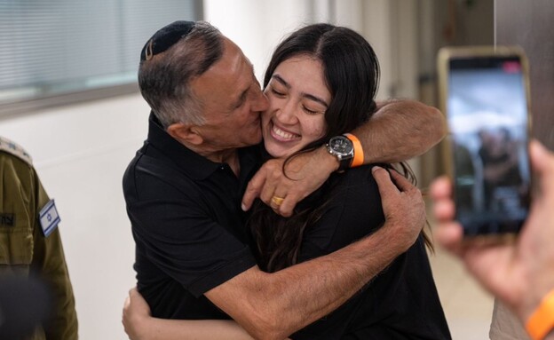 נועה ארגמני על רגעי החילוץ: "החייל אמר 'שלום, נועה, זה…