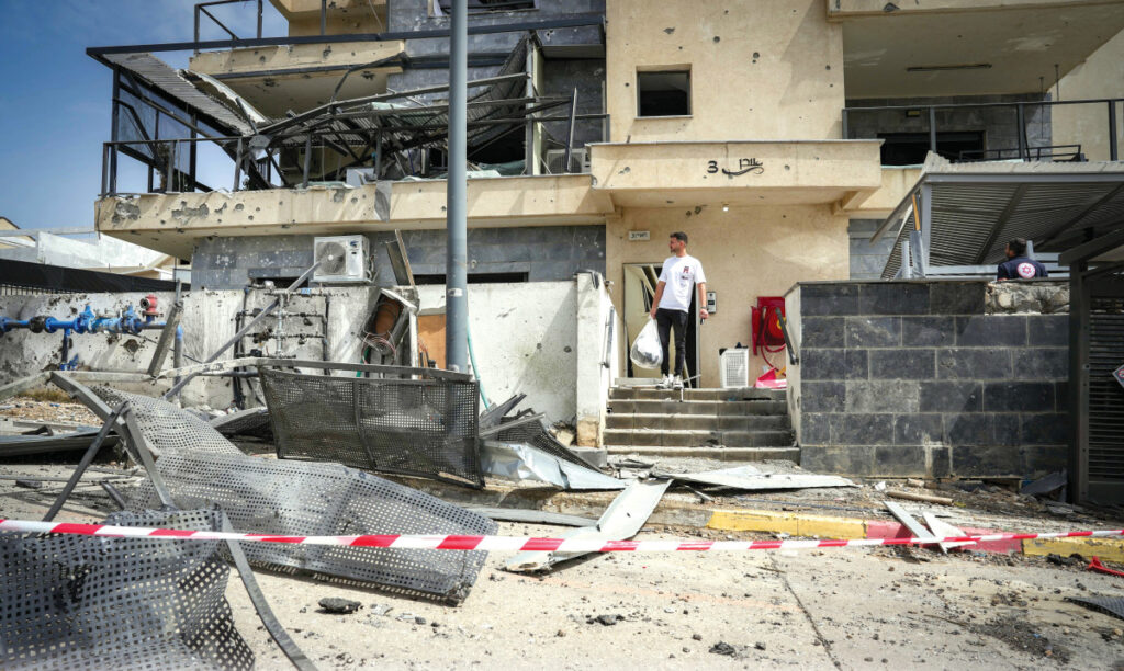 האלוף במיל' על המצב בצפון: "ישראל הפכה לשטח מטווח – כל מי שרוצה יורה פנימה"