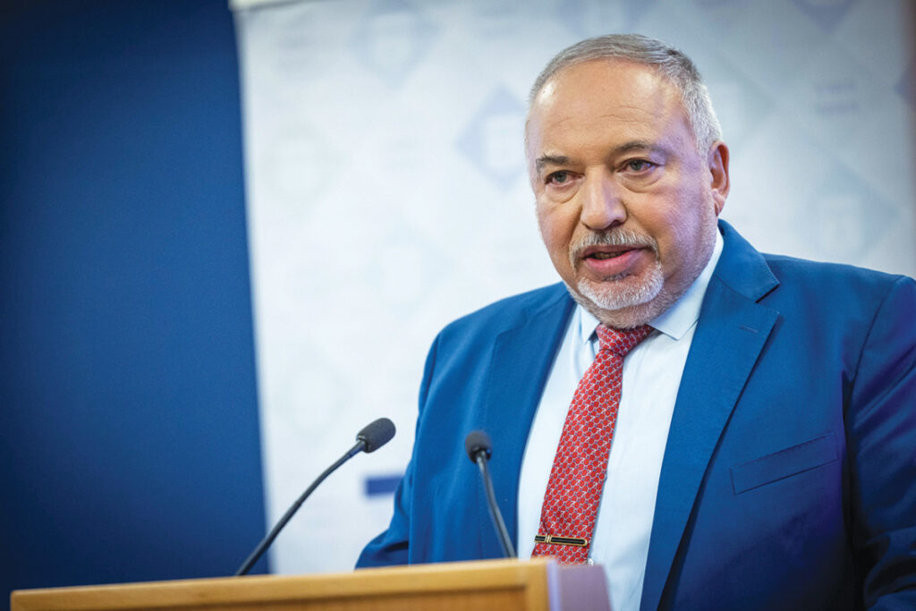 ליברמן במתקפה חריפה נגד הקואליציה: "ממשלה של גנבים בלילה"