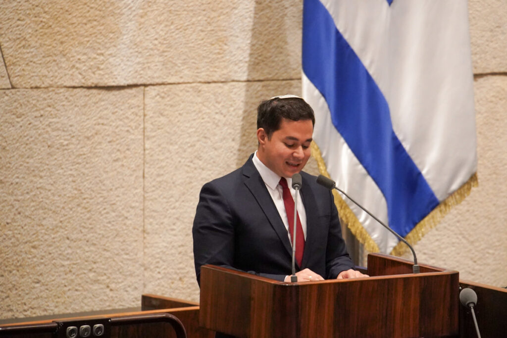 ח"כ מהליכוד מגיב לביקורת לאחר שתמך בחוק הגיוס