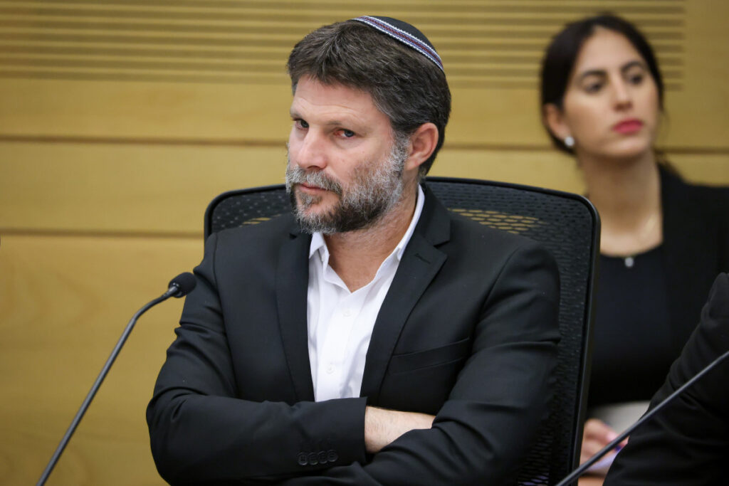 בצלאל סמוטריץ' זלזל במשפחות החטופים: "קמפיין ציני"