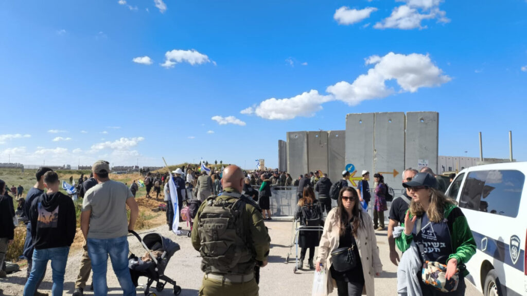 מפגין נגד הסיוע ההומניטרי התלונן במשטרה – ונחקר בעצמו