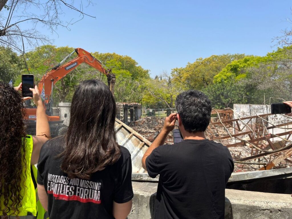 "שלב בדרך חזרה לאדמה שלנו": פרויקט הריסת הבתים ביישובי העוטף