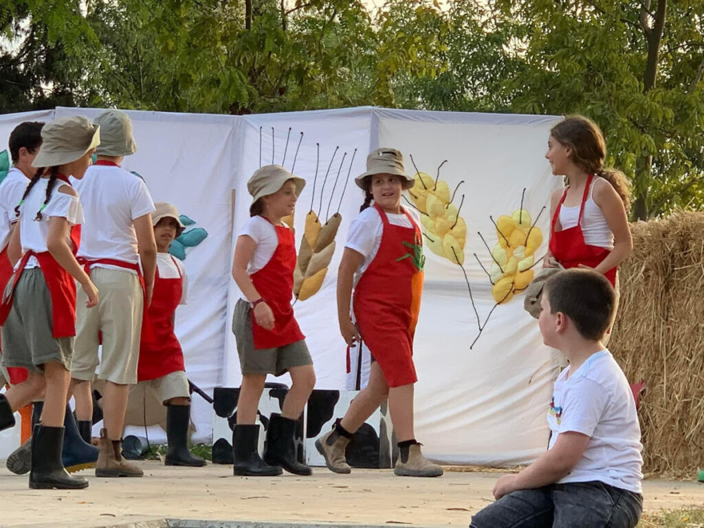 בקיבוצי העוטף מתכננים לחגוג את חג השבועות בתקווה לאופטימיות