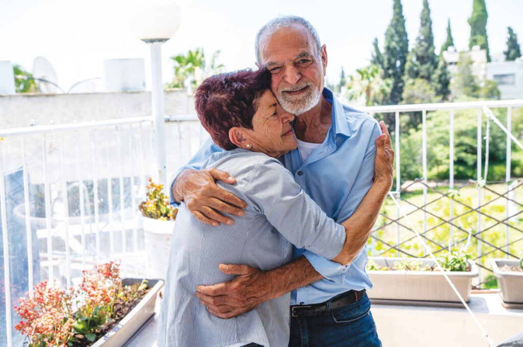 השכול הכה פעמיים: ריאיון מיוחד עם בני הזוג לילי ועזרא צור