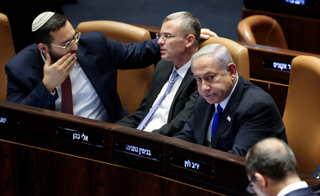 נתניהו צעק בישיבת הממשלה: "לא מוכן ששרים יאיימו על ראש…