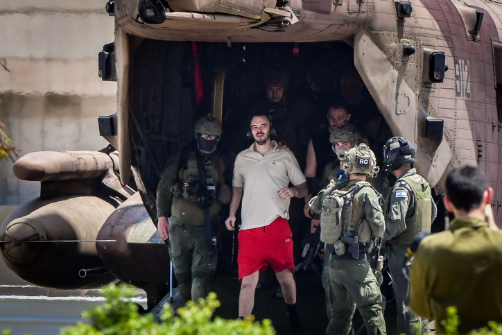 "נעלו אותם בשירותים ואיימו ברצח": פרטים על ההתעללות שחוו החטופים שחולצו