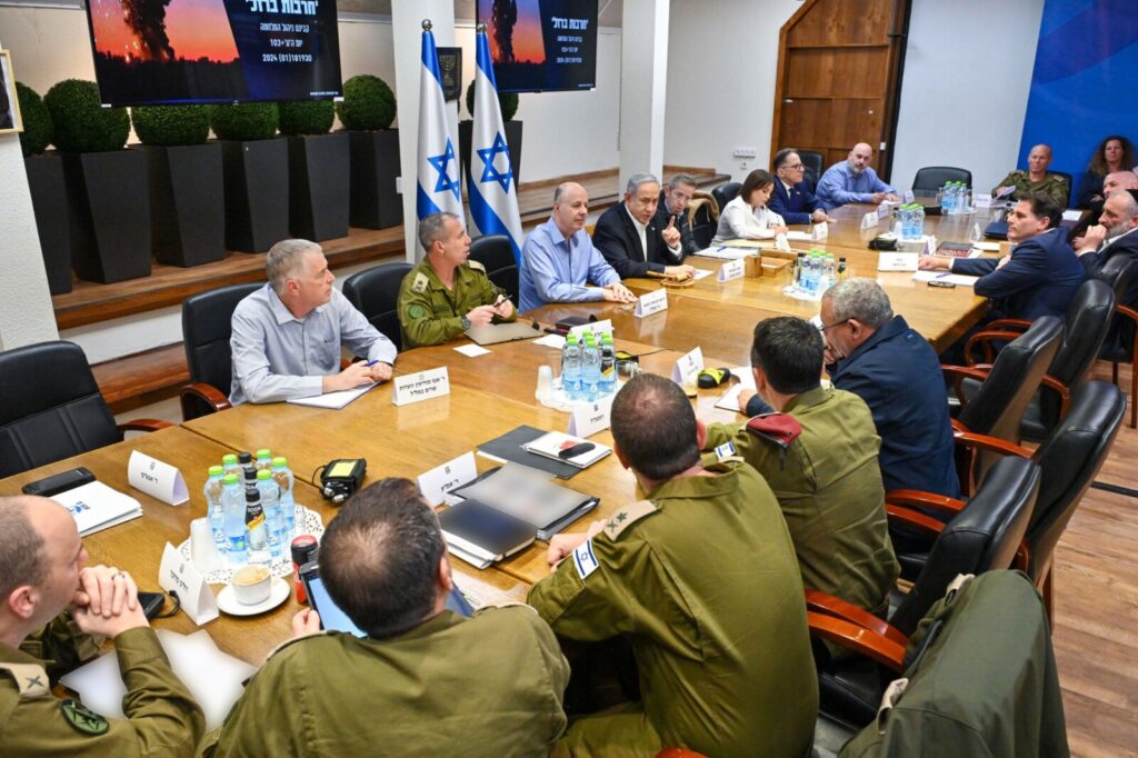 אחרי 8 חודשים: קבינט המלחמה יבוטל, אך נתניהו ימשיך לקיים התייעצויות עם השרים שנותרו בו