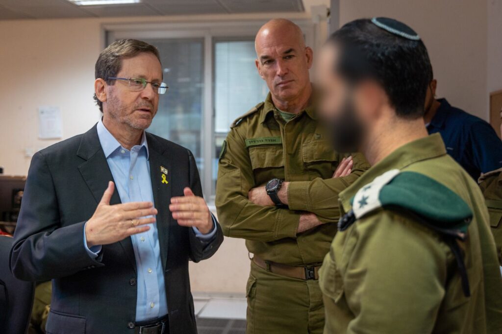 הנשיא בביקור בצפון: "נחזיר את השקט, נשקם ונבנה מחדש"