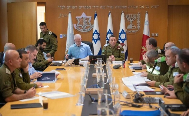 N12 – העימות בין הרמטכ"ל לאלופי צה"ל