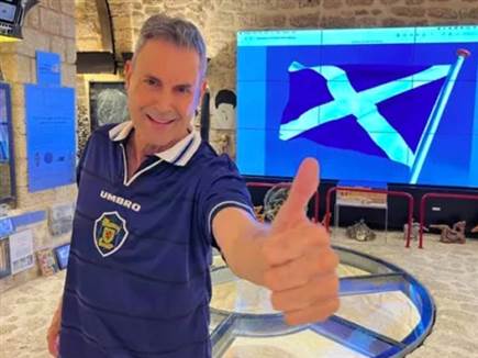 לא עזר: צפו במסר של אורי גלר לשחקני סקוטלנד