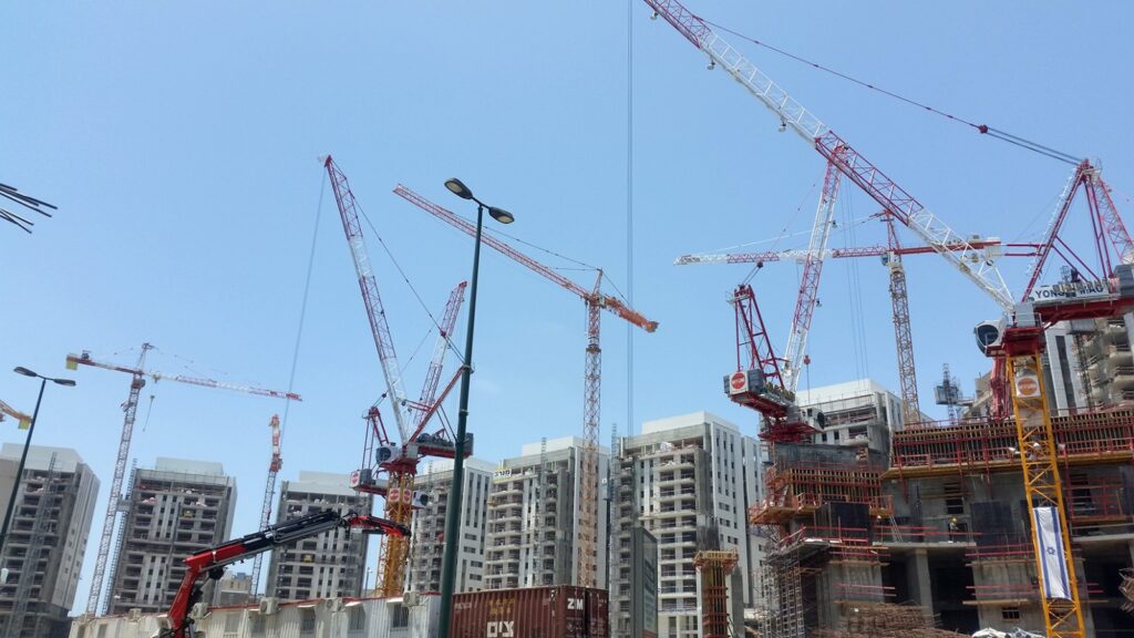 שומרים על הנוער: משרד העבודה נוקט שורת צעדים נגד העסקת קטינים בבנייה