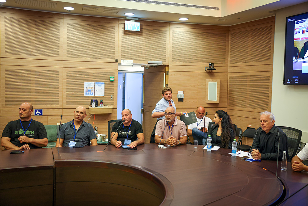 הקבלנים בענף הבניין מתקשים לעמוד בהוצאות ההעסקה, ונאלצים להעסיק שב"חים