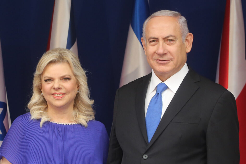 ספר חדש טוען: האישה שבנימין נתניהו הסתיר את מפגשיו איתה מרעייתו