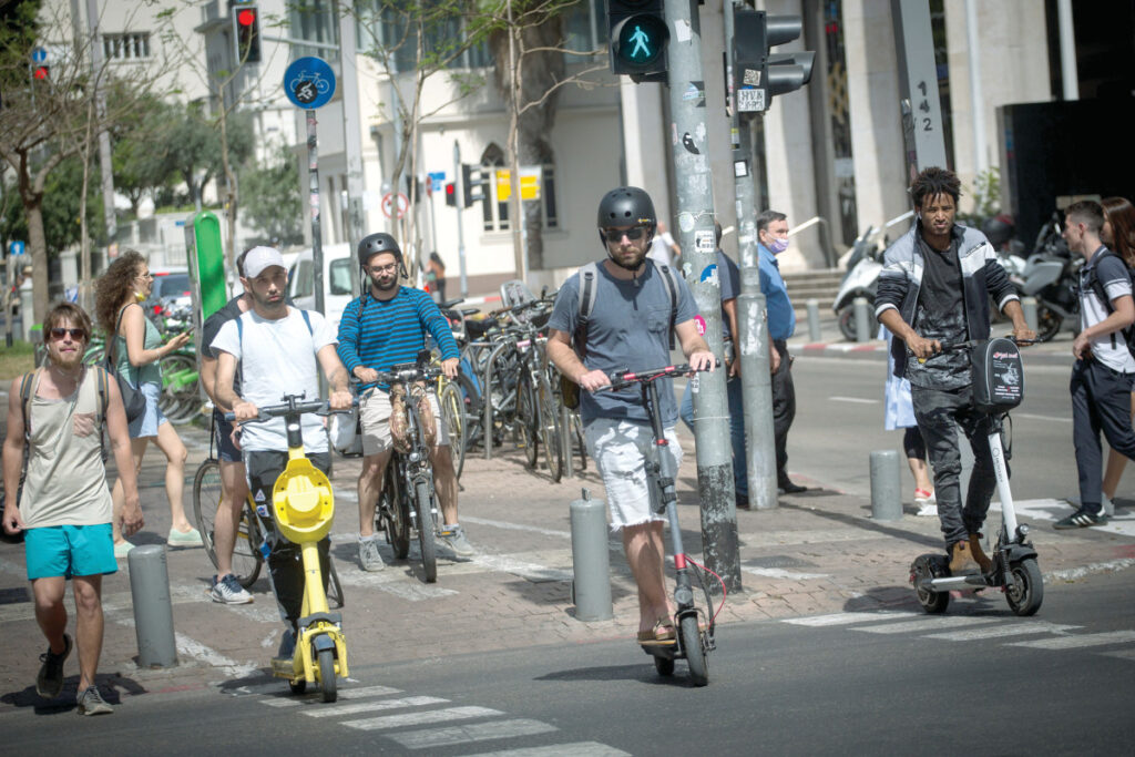 כמה הקנס? כל מה שצריך לדעת על חובת לוחית הרישוי על כלים חשמליים