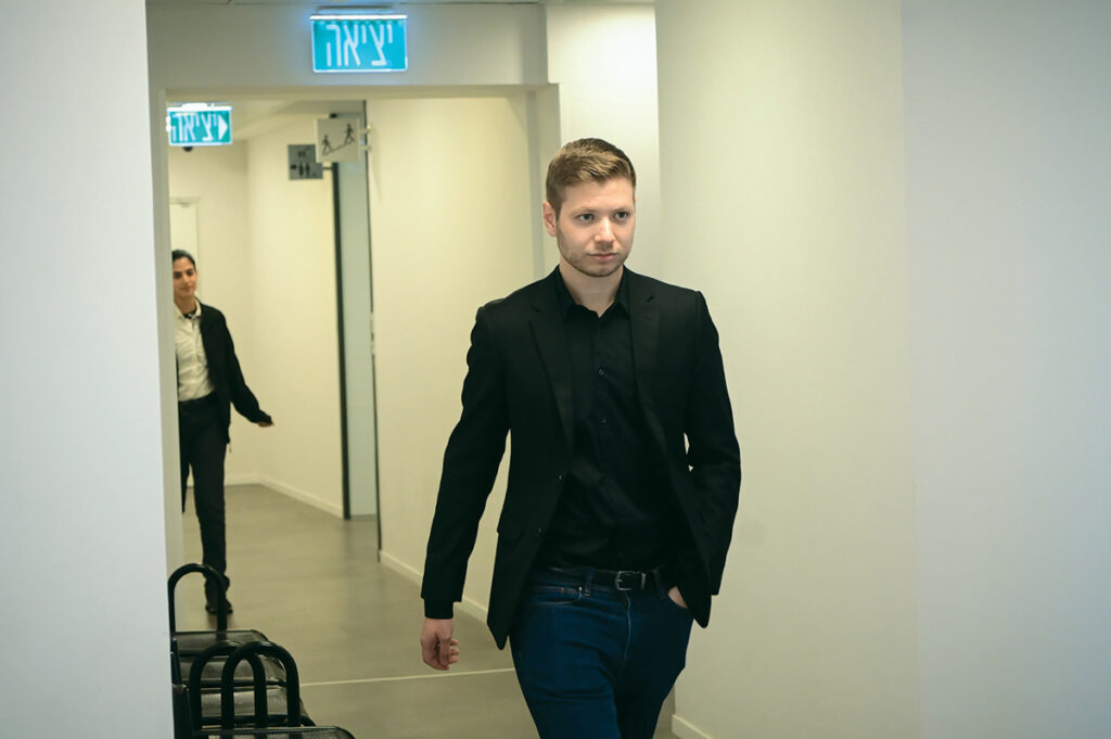"בג"ץ והפרקליטות מחסלים את ישראל": יאיר נתניהו במתקפה
