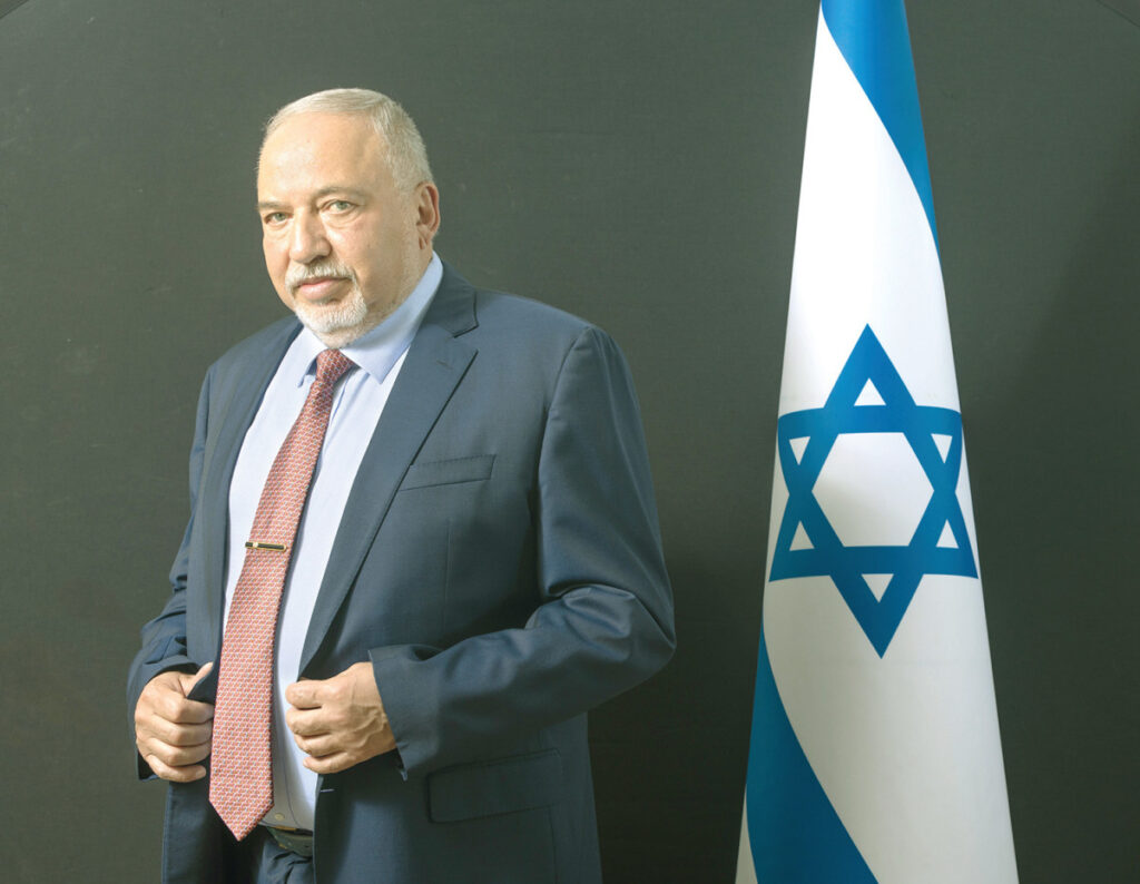 סמוטריץ'? "אנטי ציוני"; המפלגות החרדיות? "כת" | ליברמן בלי מעצור
