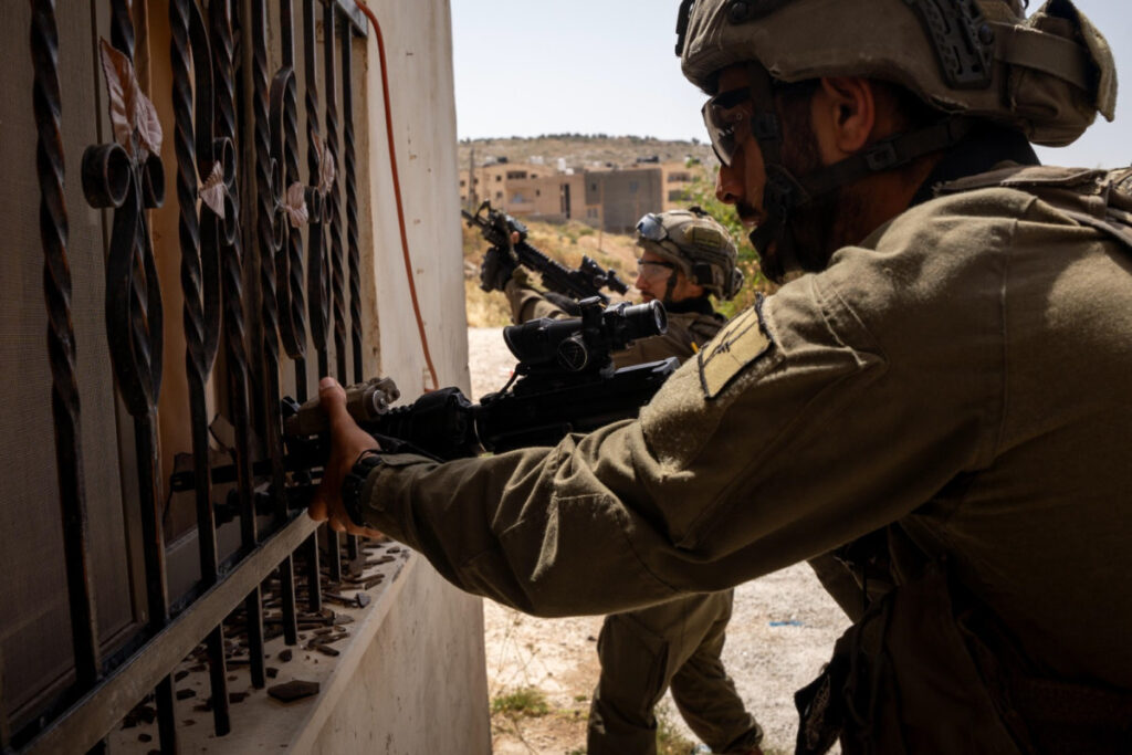ג'נין: חילופי אש עם מחבלים מתבצרים, חולייה הותקפה מהאוויר