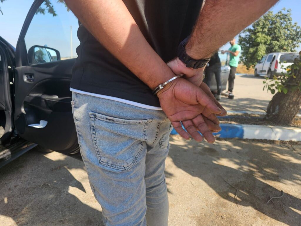 סחר בסמים בקרב קטינים: ארבעה חשודים בגילאי 14-15 נעצרו