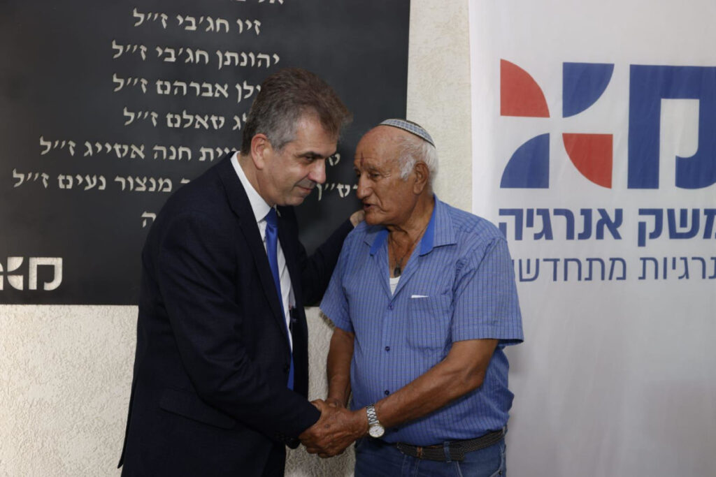השר כהן חנך תחנת כוח סולארית קרקעית בעוטף עזה