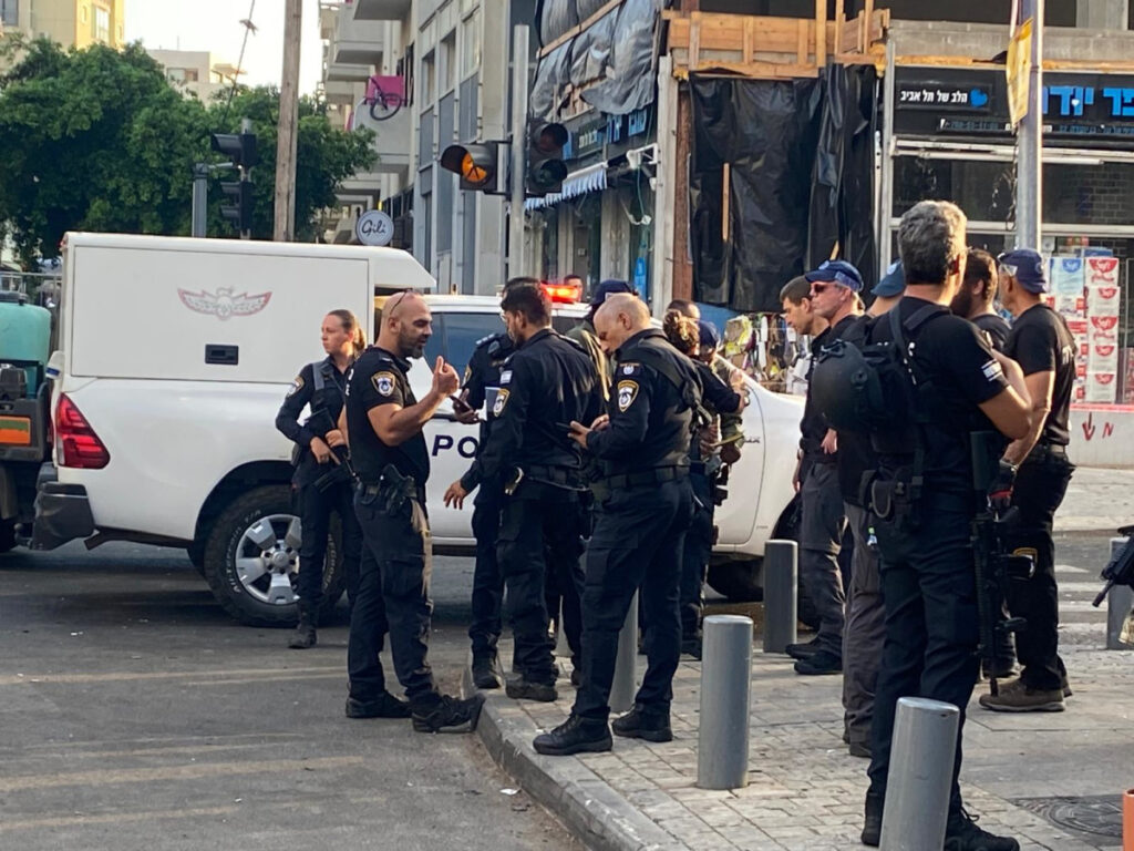 תושב תל אביב משחזר: "כל מי שרק יכל לברוח לרחוב – ברח"
