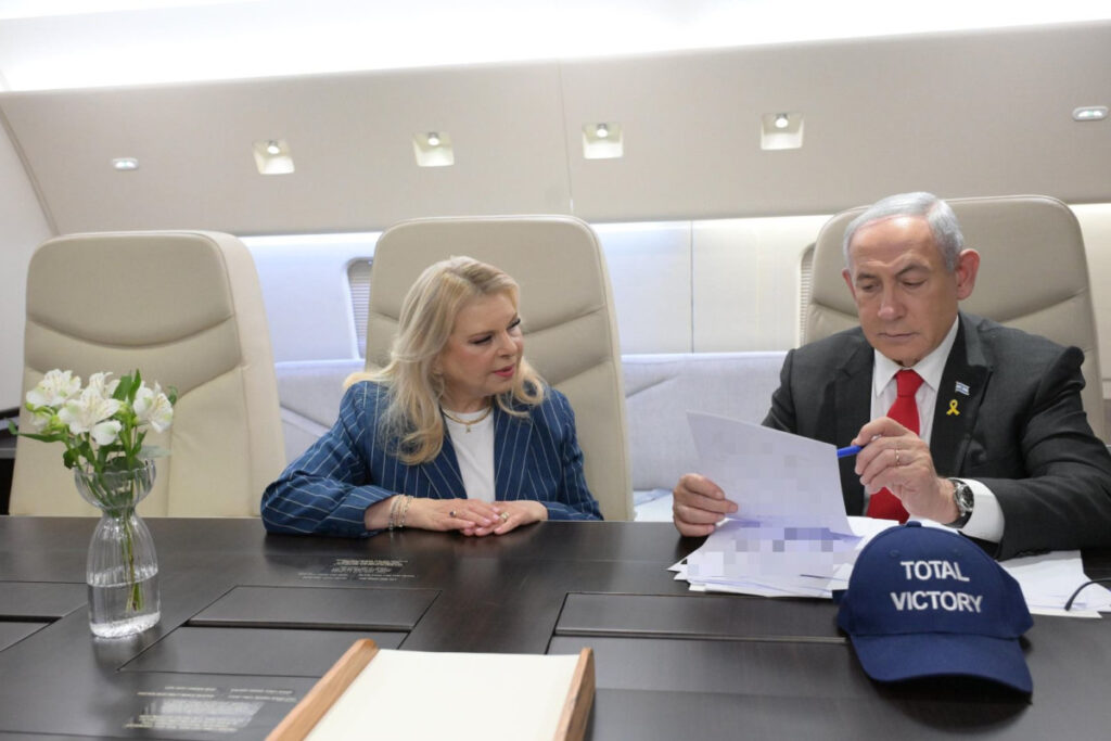 מטה המאבק "דורש חקירה על קידום כובע בטיסת ראש הממשלה