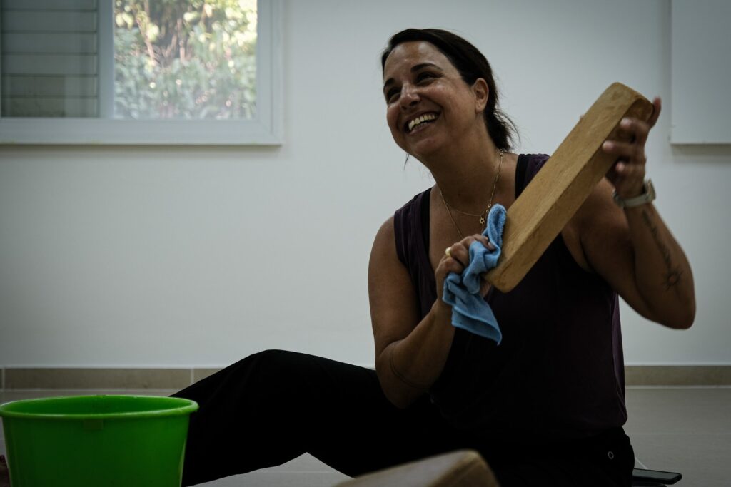 "צריך להיאבק כדי שנוכל להיות פה. היום זה אומר לסדר גן": עם המתנדבים בשדה נחמיה