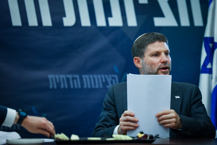 סמוטריץ׳ נגד העסקה: ״גוזרת מוות על 90 חטופים, לא נהיה חלק מכניעה לחמאס״