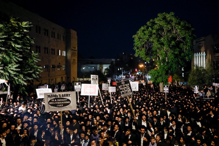 72% מהחרדים נגד גיוסם לצבא; 78% חשים שההנהגה החרדית מייצגת את עמדתם