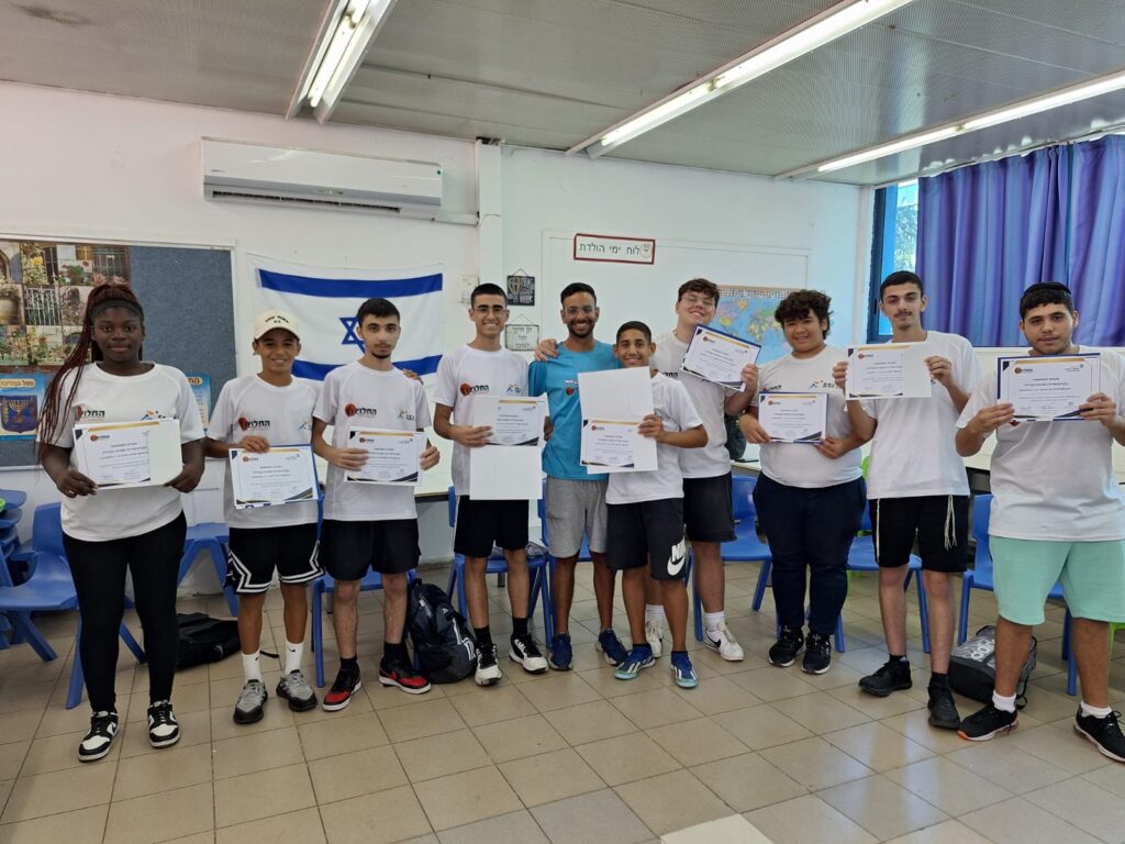 עשרות בני נוער הוכשרו למאמני ספורט בקורס מיוחד: "החיבור בין הנוער לילדים תורם לקהילה"