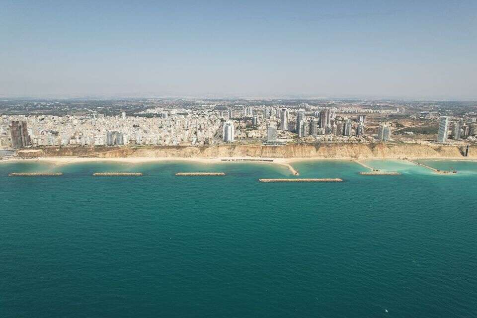 מדאיג: מתכננים לשחות בים התיכון? כדאי שתדעו מה גילו בו