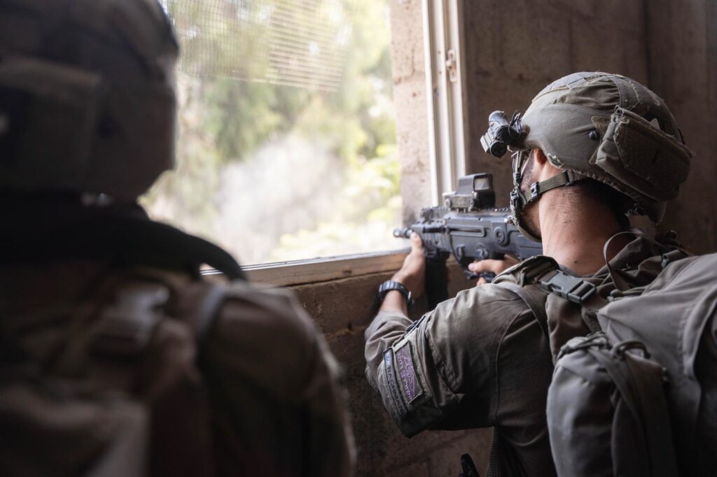 3 לוחמים נהרגו ברצועה, 2 מהם מפיצוץ מטען; דיווח: חמאס מסרב לנוכחות צה"ל בציר פילדלפי