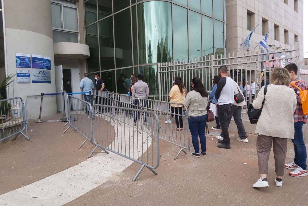 ירידה במספר המובטלים בחודש יולי: 203.5 אלף איש אינם מועסקים