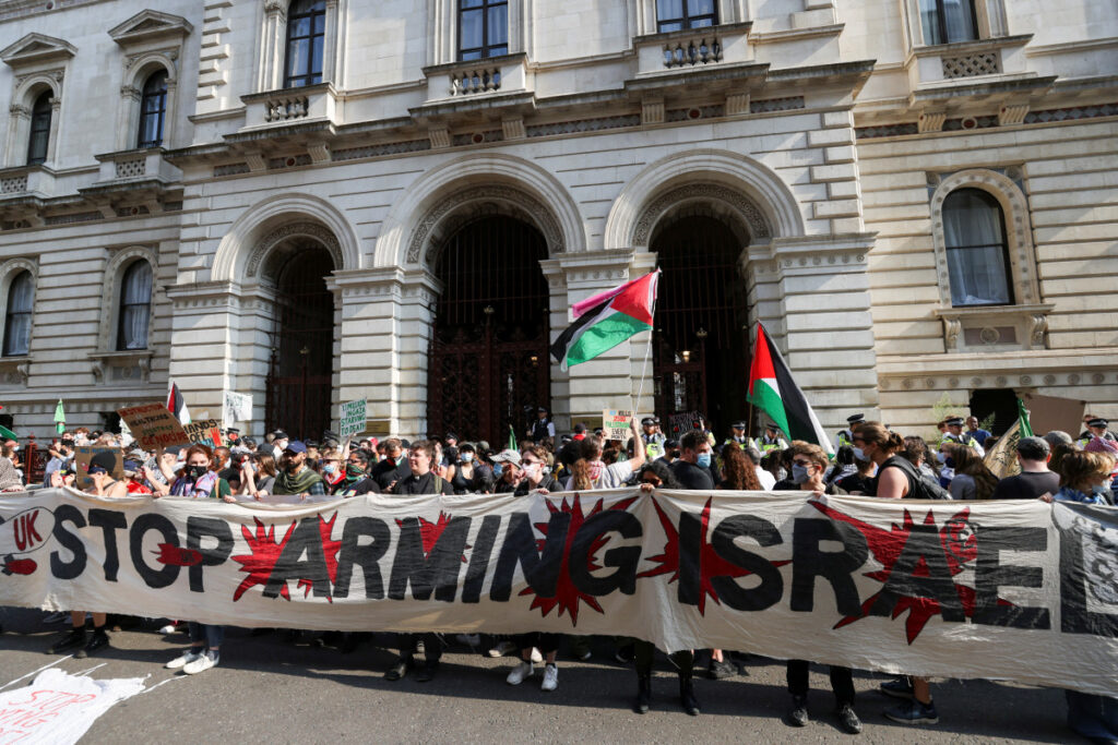 נשיא מועצת יהודי בריטניה לממשלה: "אל תנטשו את ישראל"