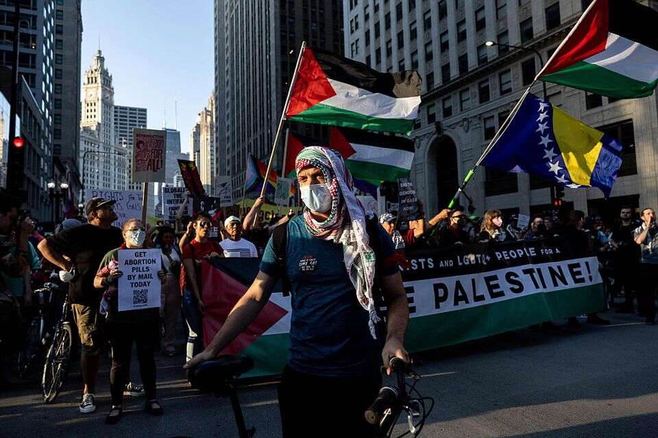 פרו-פלשתינים מאיימים להשבית את הוועידה הדמוקרטית: "נשמיע את קולנו"