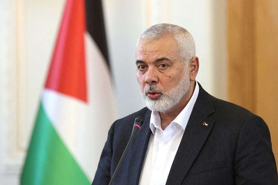 דיווח: אנשי משמרות המהפכה הטמינו לבנת חבלה תחת מיטתו של הנייה – במוסד עקבו מהעצים שהוא נכנס לחדר