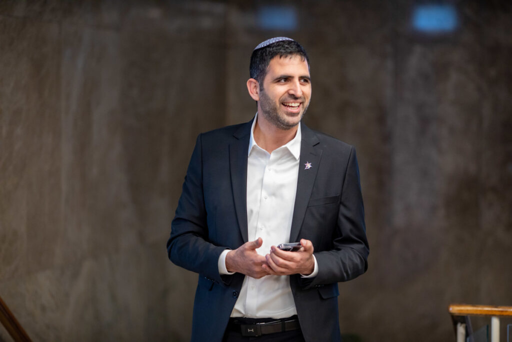 היועמ"שית נגד שלמה קרעי: החלטתך לא חוקית ופוגעת בציבור