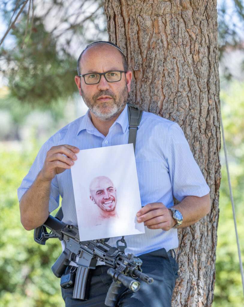 אב החטוף מתנגד לעסקה: "עלולה להרוג את הילד שלי, אתם מטורפים"
