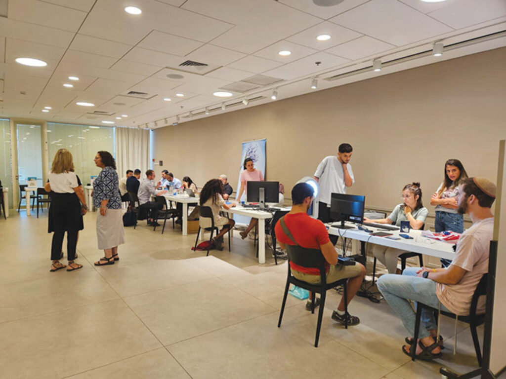 עשרה חודשים לתחילת המלחמה: "יריד סידורים" לעולים במילואים