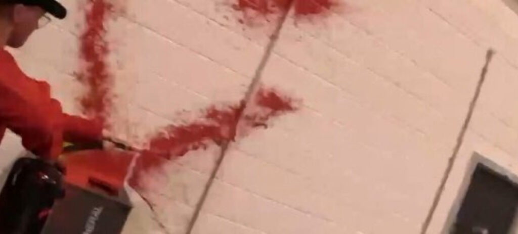 שוב: מתקן אלביט בבריסטול הותקף ע"י פעילים פרו-פלסטינים