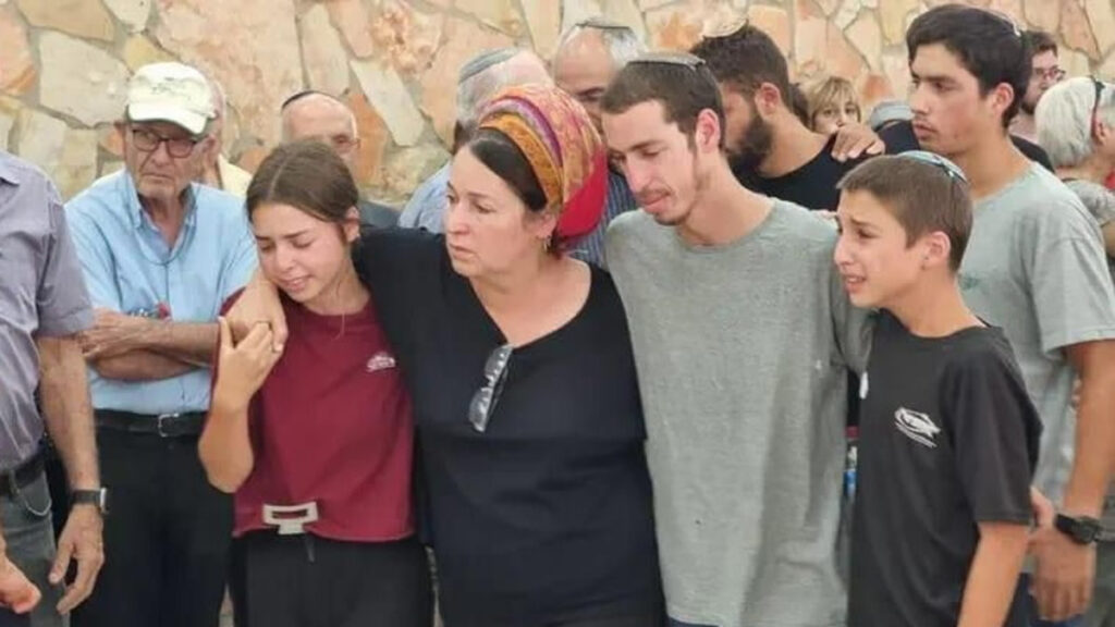 הנרצח יונתן דויטש הובא למנוחות, תושבת נחל עוז: "לא אשכח אותך"