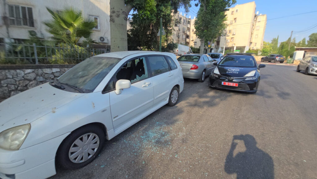 התושבים בפ"ת נדהמו: 15 כלי רכב ניזוקו במכוון באישון ליל
