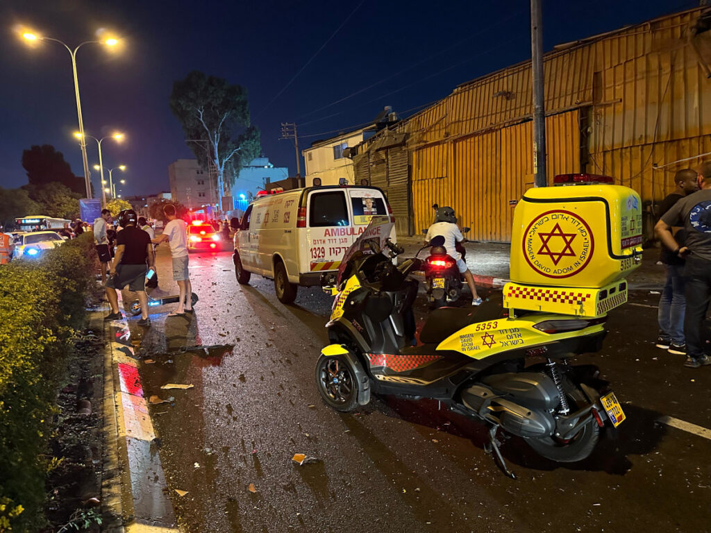 הרוג בפיצוץ מטען חבלה בתל אביב: נבדק חשד לניסיון פיגוע