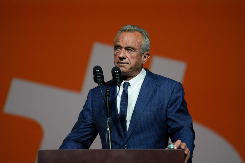 רוברט קנדי, המועמד העצמאי, שוקל פרישה ותמיכה בדונלד טראמפ