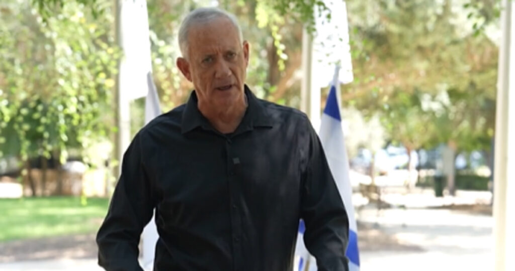 בני גנץ דוחף ליוזמה צבאית נגד לבנון: "להגביר את הלחץ"
