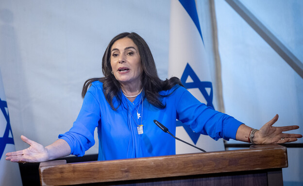 N12 – הנוסעת המתמידה: רגב רק חזרה מצרפת