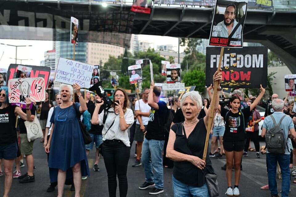 כנס חירום בניר עוז: "אי השבת החטופים תשנה את ישראל לדראון עולם"
