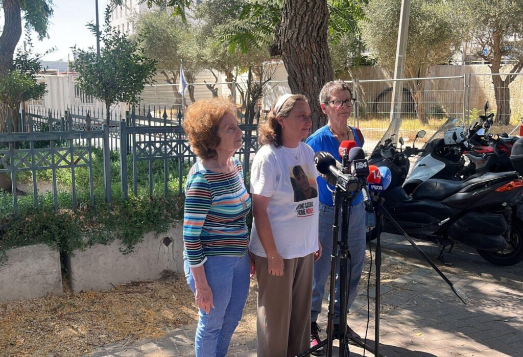 יוכבד ליפשיץ אחרי פגישתן של שורדות שבי עם נתניהו: "עדיין לא קיבלתי תשובה מדוע צה"ל הזניח אותנו ולא הגיע"
