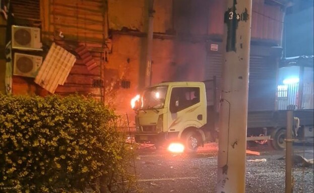 בן 50 נהרג בפיצוץ משאית בת"א